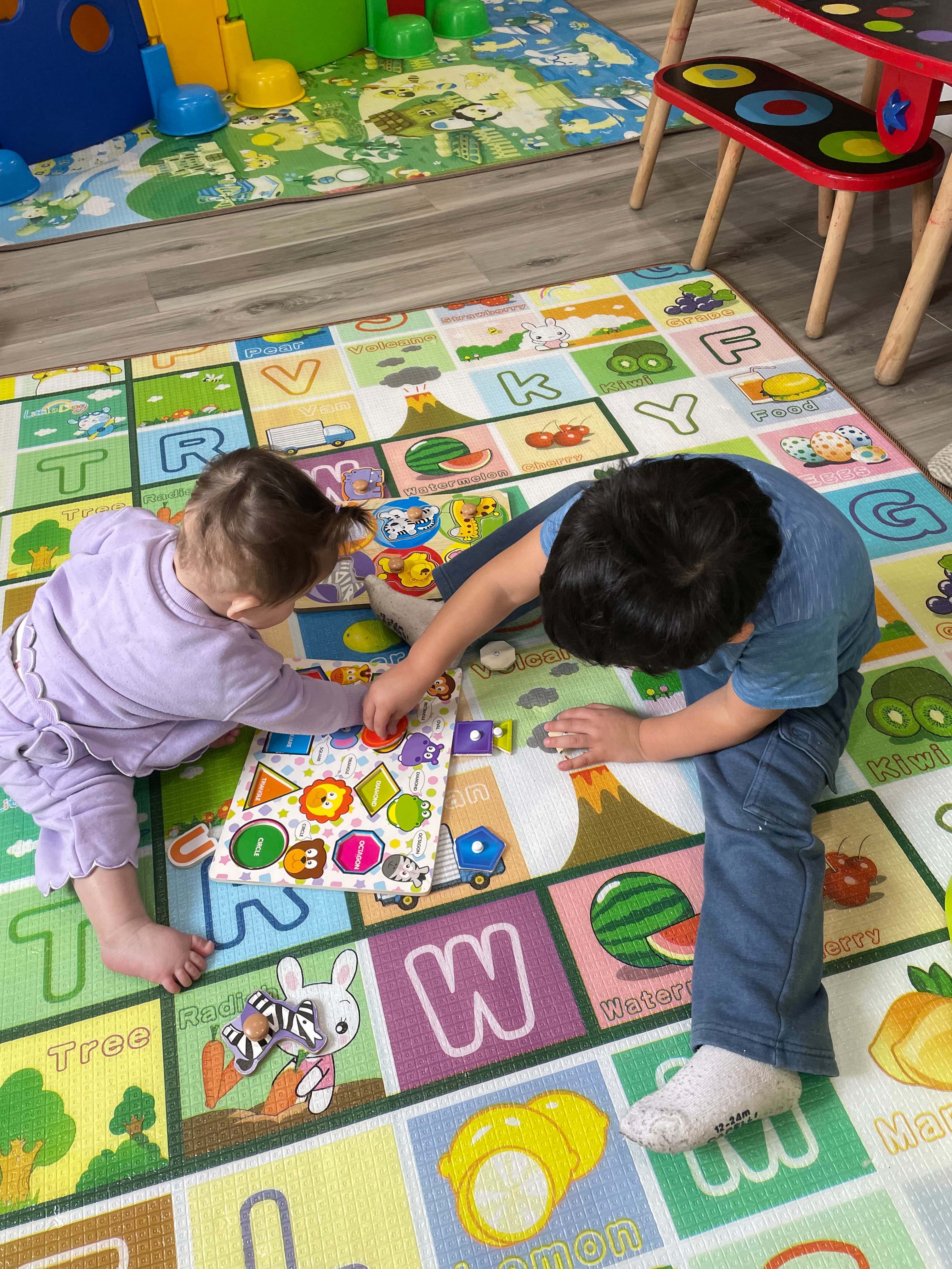 Kids on rug area